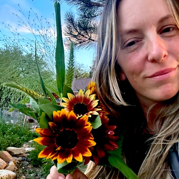 Meet your Posher, Ashley - Picture 1 of 1